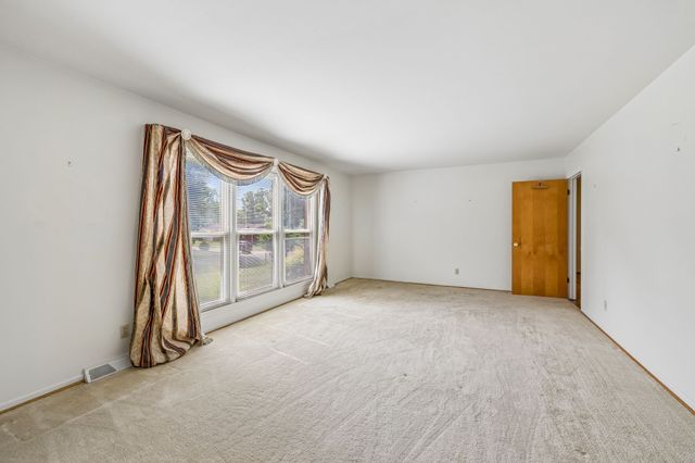 618 Fairlane Dr, Lewisburg, TN 37091