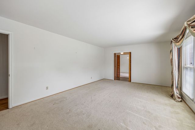 618 Fairlane Dr, Lewisburg, TN 37091