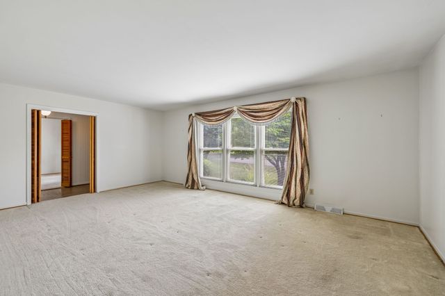 618 Fairlane Dr, Lewisburg, TN 37091