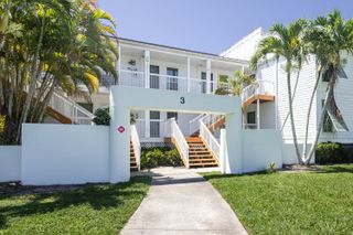 184 Cypress Point Drive 184, Palm Beach Gardens, FL 33418