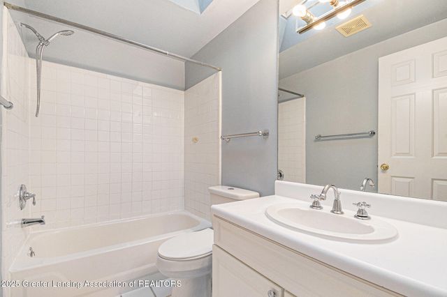 6354 Beechfield Drive 64, Lansing, MI 48911