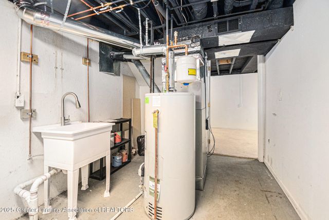 6354 Beechfield Drive 64, Lansing, MI 48911