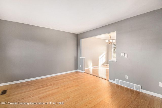 6354 Beechfield Drive 64, Lansing, MI 48911