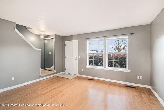 6354 Beechfield Drive 64, Lansing, MI 48911