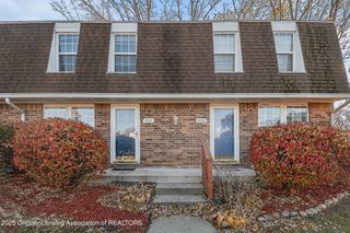 6354 Beechfield Drive 64, Lansing, MI 48911