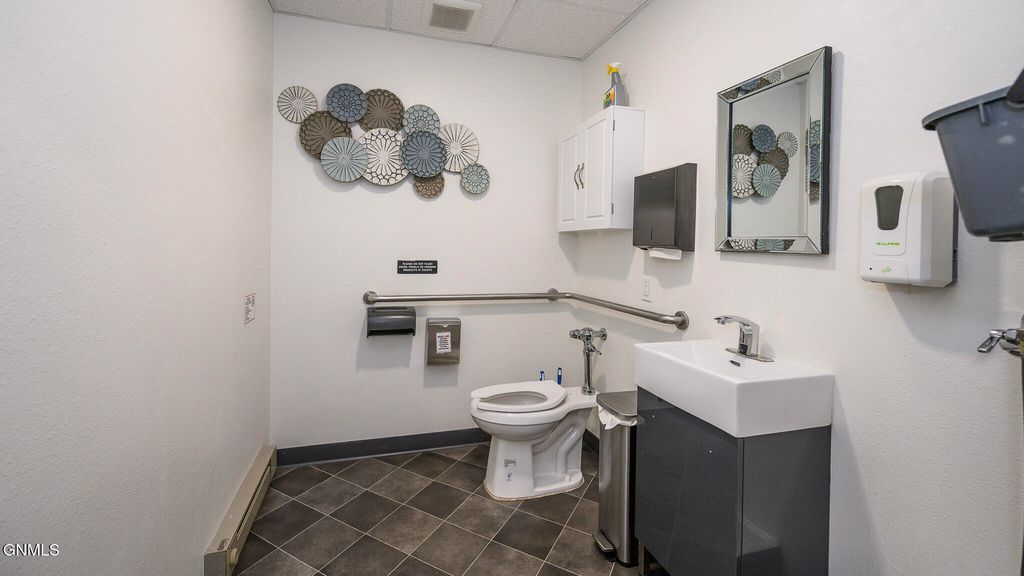 710 E Bowen Avenue, Bismarck, ND 58504 photo 6