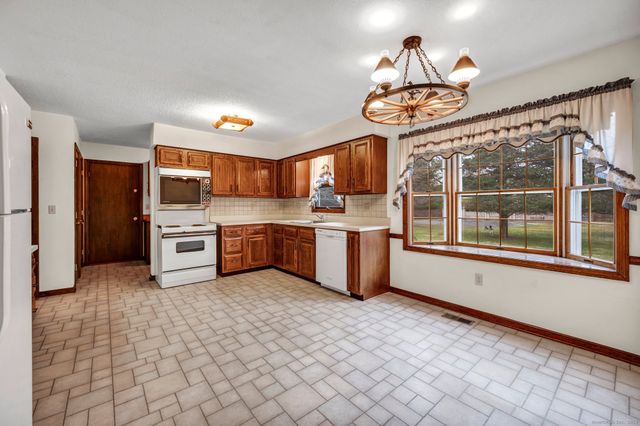 896 Coleman Road, Cheshire, CT 06410