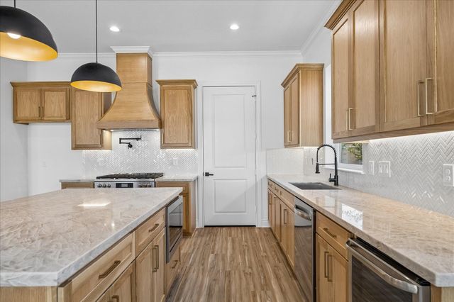 1413 Cottage Cove Court, Seabrook, TX 77586