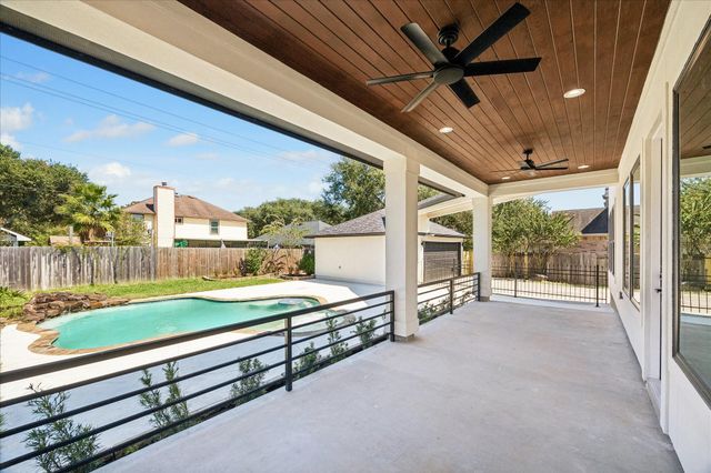 1413 Cottage Cove Court, Seabrook, TX 77586