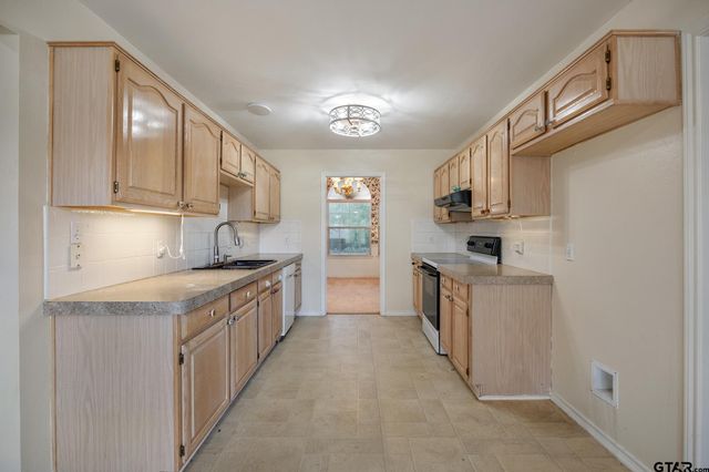 9300 Tipperary, Tyler, TX 75703