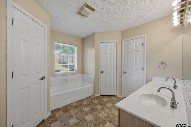 9300 Tipperary, Tyler, TX 75703