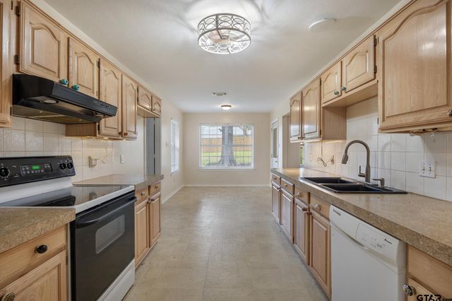 9300 Tipperary, Tyler, TX 75703
