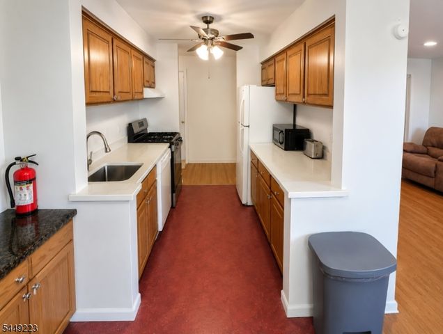605 Grove St E4, Clifton City, NJ 07013
