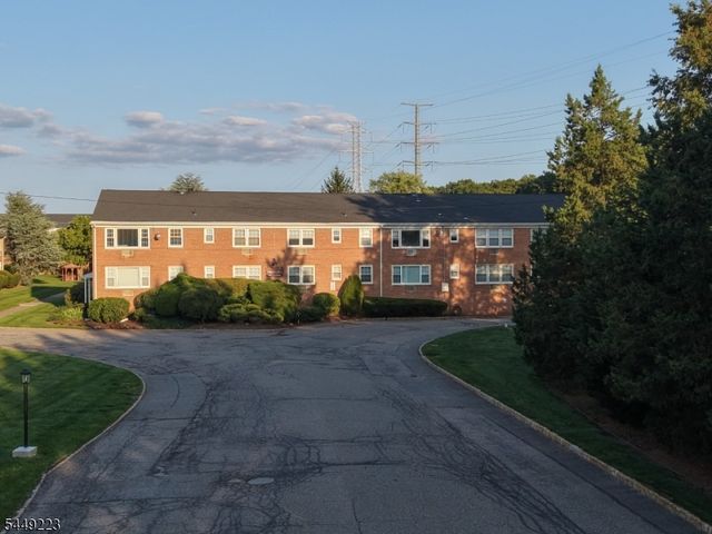 605 Grove St E4, Clifton City, NJ 07013