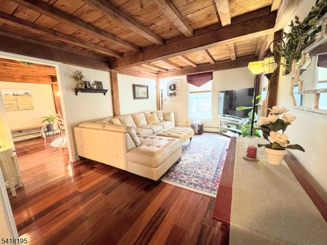 60 Plotts Rd, Hampton Twp., NJ 07860