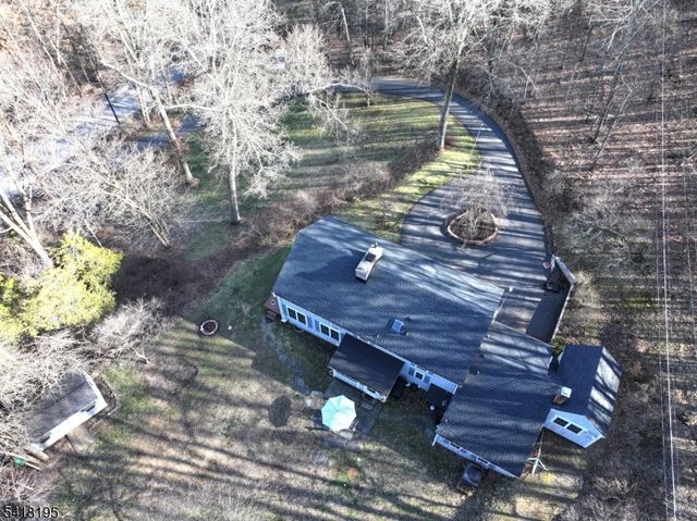 60 Plotts Rd, Hampton Twp., NJ 07860