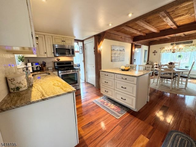 60 Plotts Rd, Hampton Twp., NJ 07860