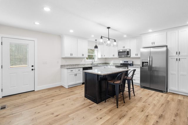 402 Old State Highway 8, Dunlap, TN 37327