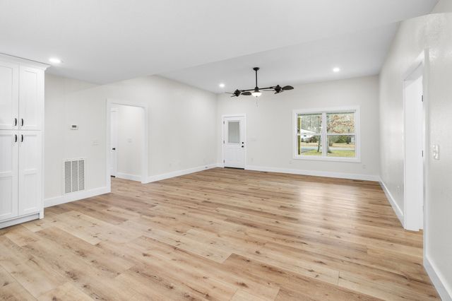 402 Old State Highway 8, Dunlap, TN 37327