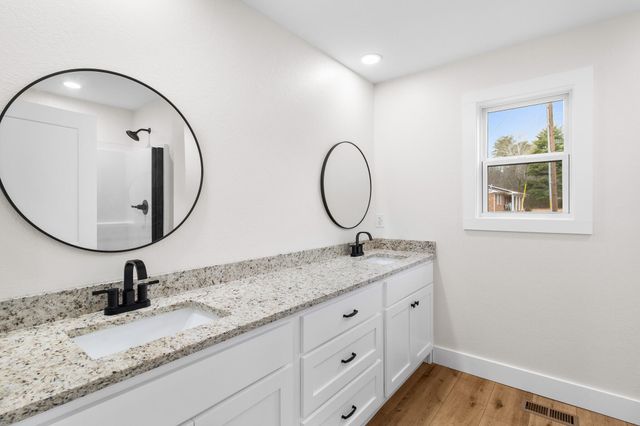 402 Old State Highway 8, Dunlap, TN 37327