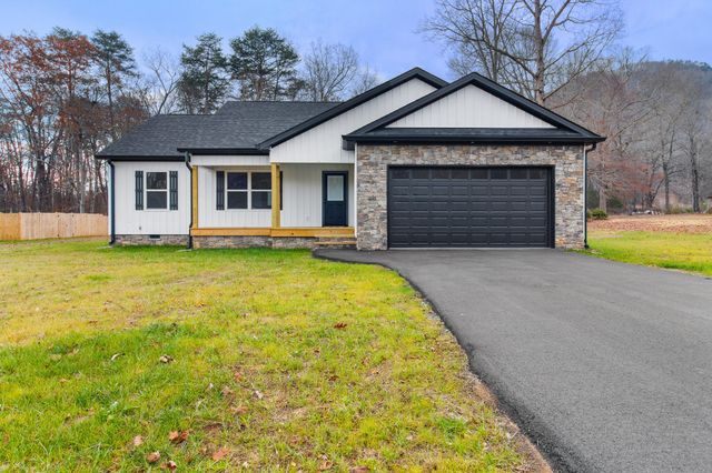 402 Old State Highway 8, Dunlap, TN 37327