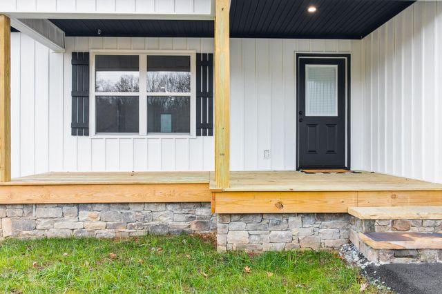 402 Old State Highway 8, Dunlap, TN 37327