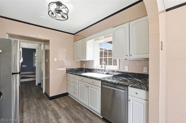 3378 Clayton Boulevard, Shaker Heights, OH 44120