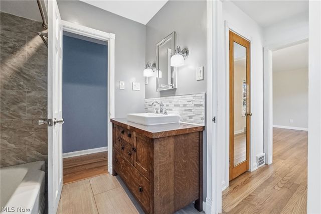 3378 Clayton Boulevard, Shaker Heights, OH 44120