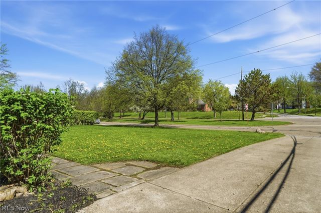 3378 Clayton Boulevard, Shaker Heights, OH 44120