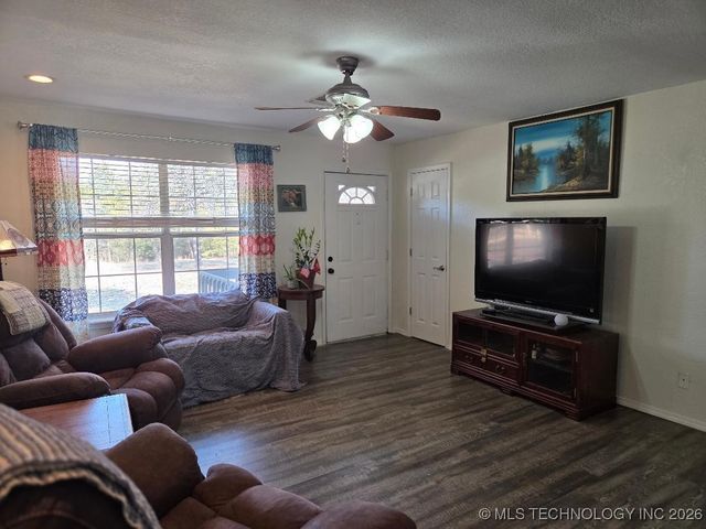 84 Sylvania Avenue, Canadian, OK 74425