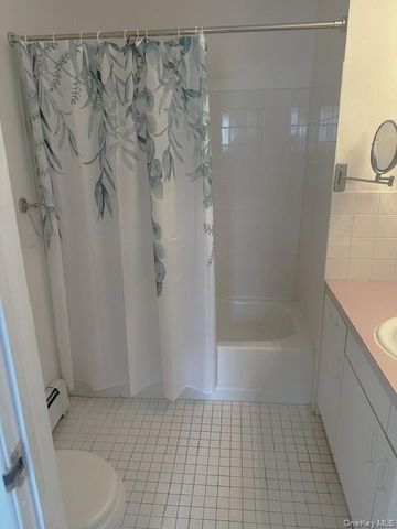 100 Baker Court 36, Island Park, NY 11558