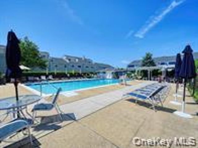 100 Baker Court 36, Island Park, NY 11558