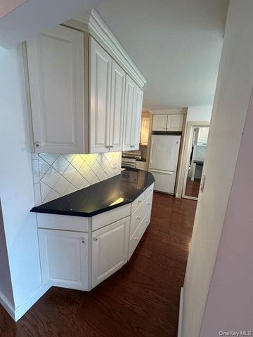 100 Baker Court 36, Island Park, NY 11558