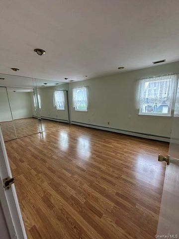 100 Baker Court 36, Island Park, NY 11558
