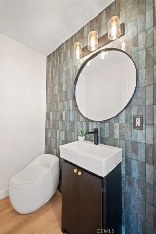 916 N Oxford Avenue, Los Angeles, CA 90029