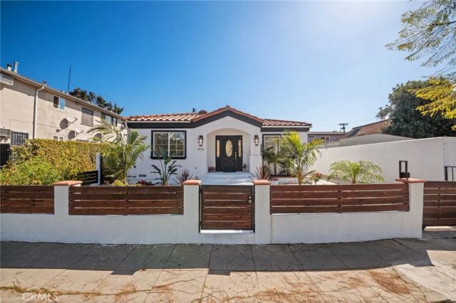 916 N Oxford Avenue, Los Angeles, CA 90029