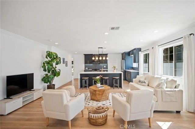 916 N Oxford Avenue, Los Angeles, CA 90029