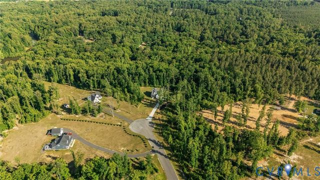 8321 Roden Dr, Mechanicsville, VA 23111