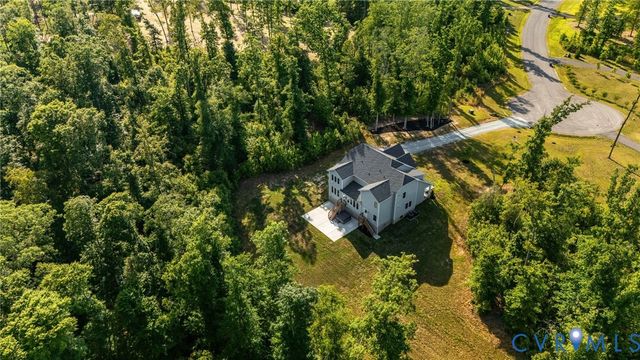8321 Roden Dr, Mechanicsville, VA 23111