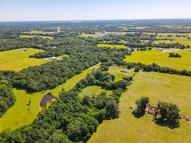 901 Rs County Road 1155, Emory, TX 75440