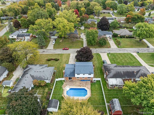 5368 Boland Drive, Grand Blanc, MI 48439