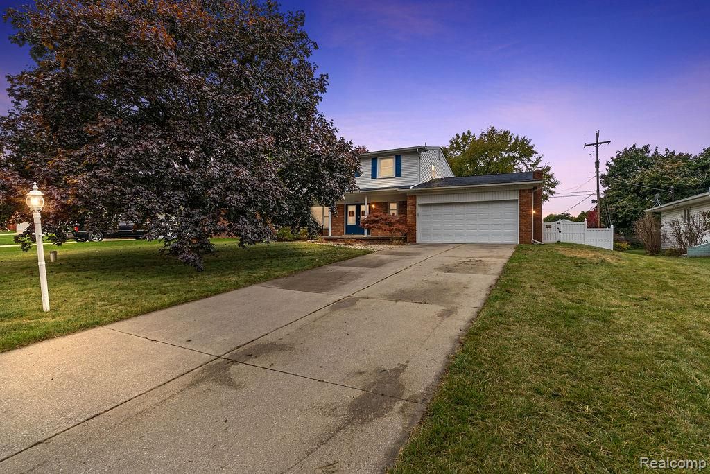 5368 Boland Drive, Grand Blanc, MI 48439