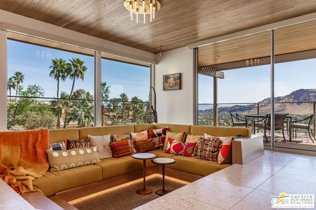 2425 Cahuilla Hills Drive, Palm Springs, CA 92264