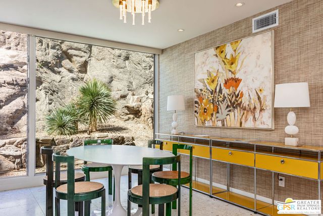 2425 Cahuilla Hills Drive, Palm Springs, CA 92264