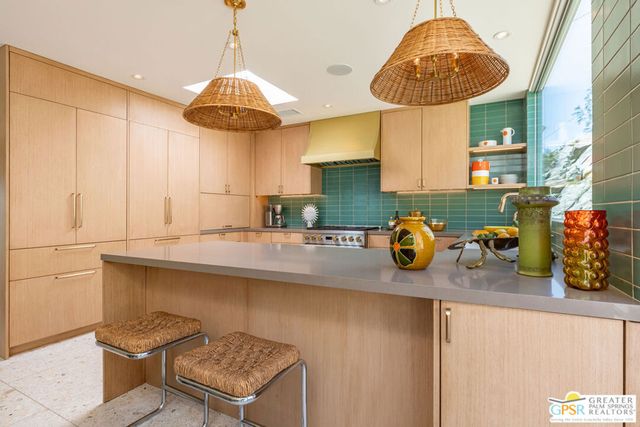 2425 Cahuilla Hills Drive, Palm Springs, CA 92264