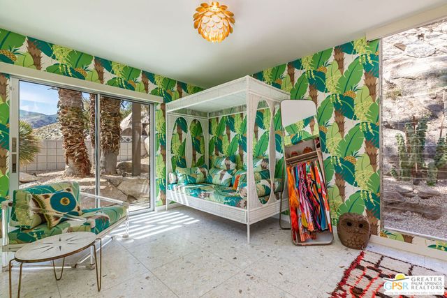 2425 Cahuilla Hills Drive, Palm Springs, CA 92264