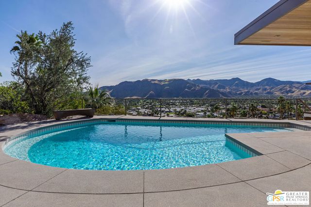 2425 Cahuilla Hills Drive, Palm Springs, CA 92264