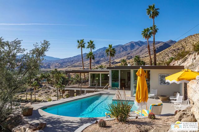 2425 Cahuilla Hills Drive, Palm Springs, CA 92264