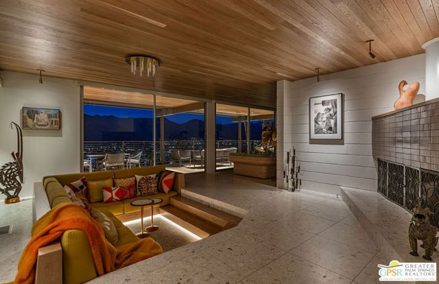 2425 Cahuilla Hills Drive, Palm Springs, CA 92264