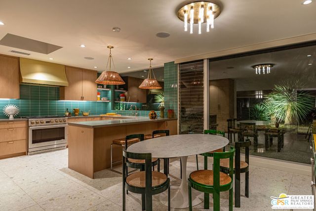 2425 Cahuilla Hills Drive, Palm Springs, CA 92264